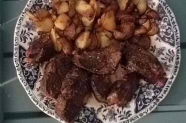 Magret de canard et frites maisons (flair industriel parcequ'il fallait mettre un flair pour poster mais y'en avait pas d'autres, fait maison.)