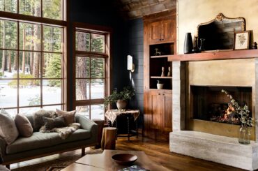 A moody modern take on a woodsy cabin // Designed by Colossus Mfg. [1920 x 2880]