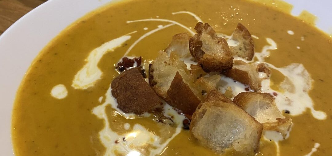 Soupe au potimarron, chorizo et croutons maison (et de l’abbaye de citeaux en accompagnement)