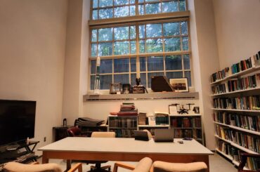 Astrophysics reading room at Johns Hopkins University (3000*4000)