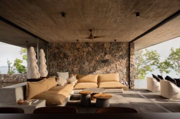 Living room in Mateo House by Zozaya Arquitectos [1582 x 781] Mexico