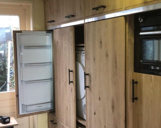 Scullery & bathroom in oak