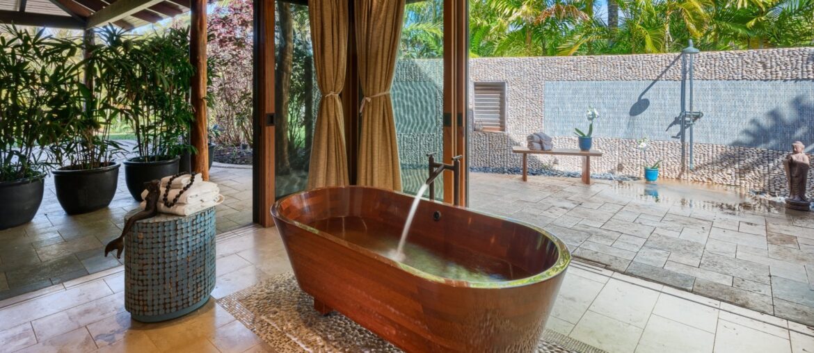 Wood Tub. Indoor tub, outdoor shower, all that open space. Privacy? Bahaha! [OC] 1680 X 1120