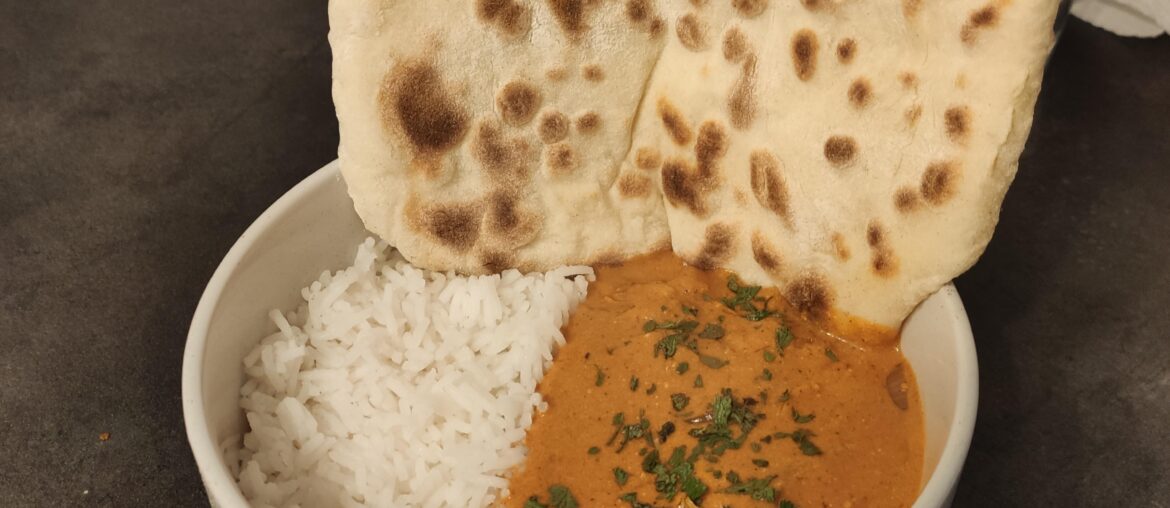Curry de poulet et naan