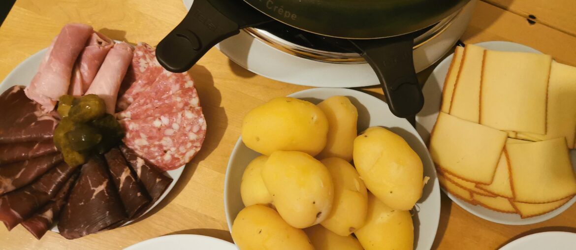 Ce soir c'est raclette. Ou bien fondu ? Mmh quel dilemme.