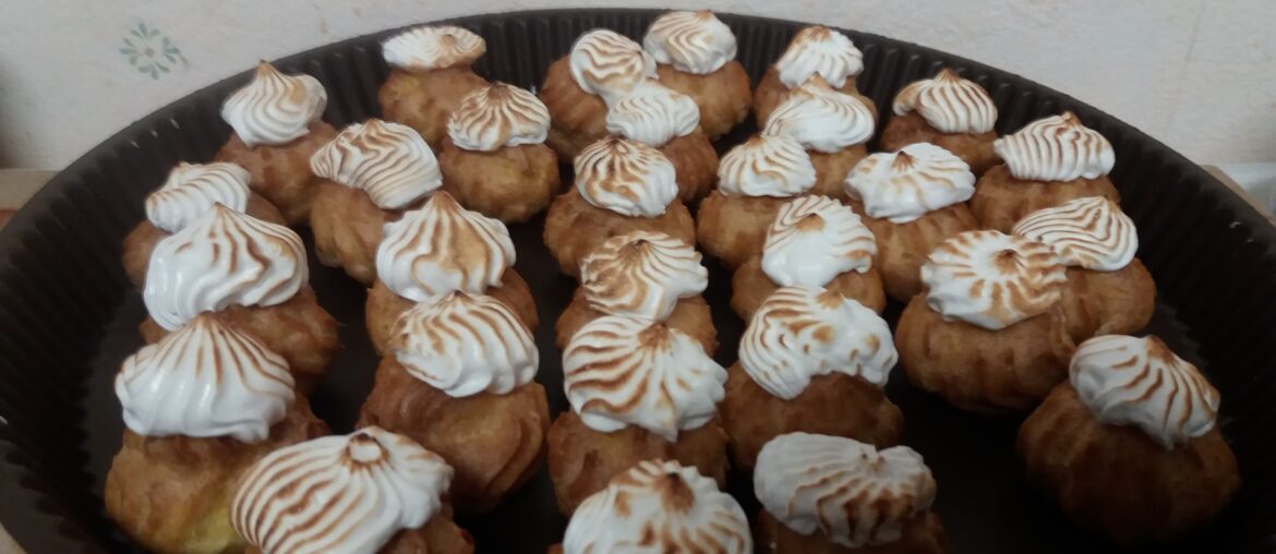 Choux au cirton, meringue italienne.