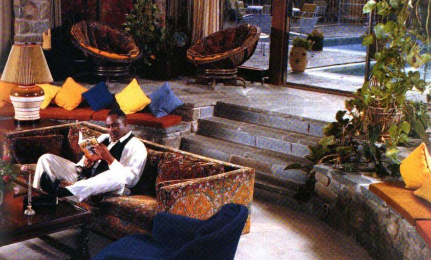 Eddie Jackson's living room from an Ebony Magazine article [847 x 624]