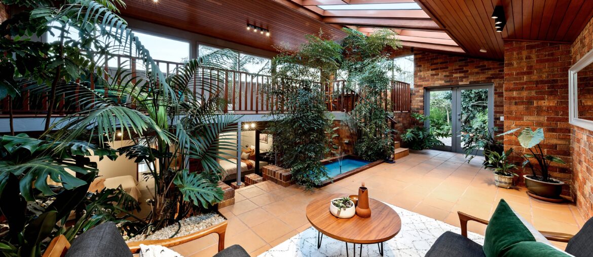 Atrium in an open plan Mid-century modern residence, Eaglemont, Melbourne, Australia [6250x3515]