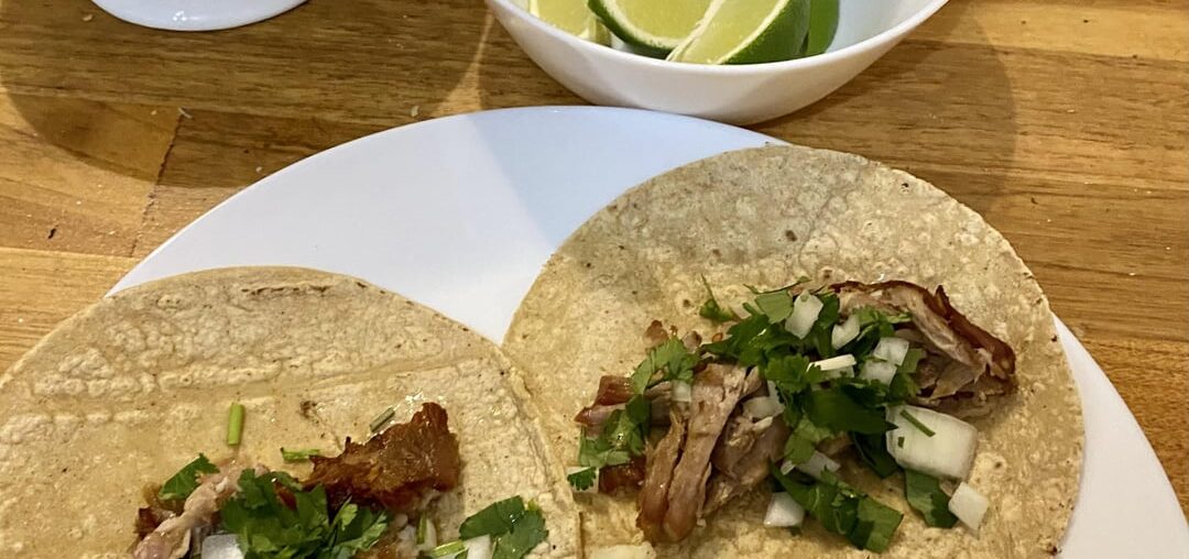 Tacos de Carnitas, salsa roja de arbol, salsa verde con crema