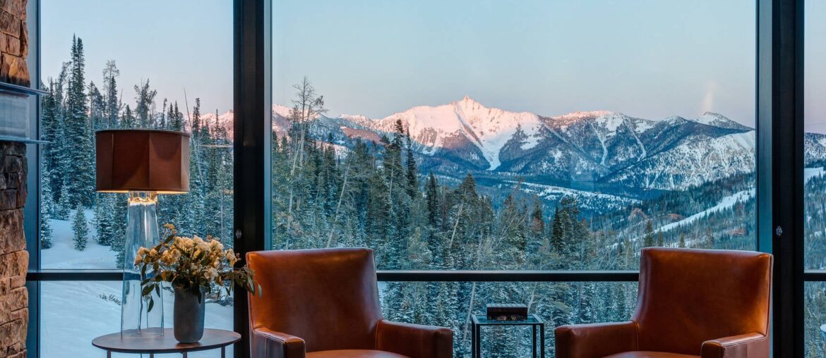 Room with a mountain views at every turn, Bozeman, Montana [1708 x 2560]
