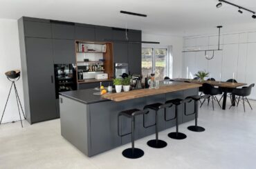 New construction and the most important part of the house gets a bold look and central placement. It’s all about living in and around the kitchen for us 😅