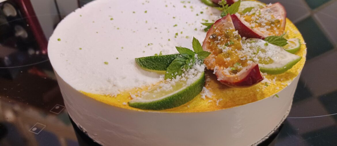 Entremet coco-citron vert-mangue, fait par mes petites mains pour un anniversaire!