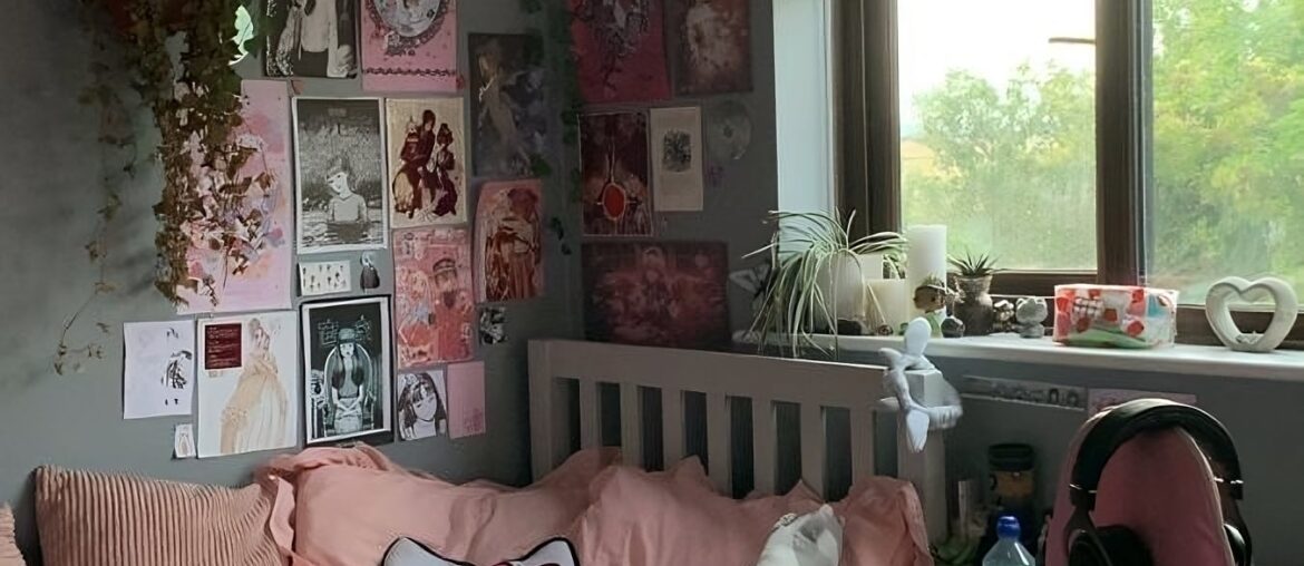 Hello kitty theme bedroom and streaming area in Stockholm [1350x2400]