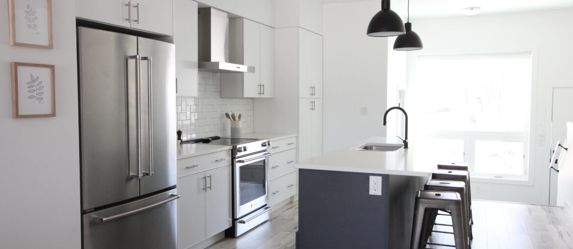 A simple bright kitchen