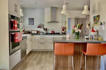 1970s kitchen renovation using Ikea cabinets