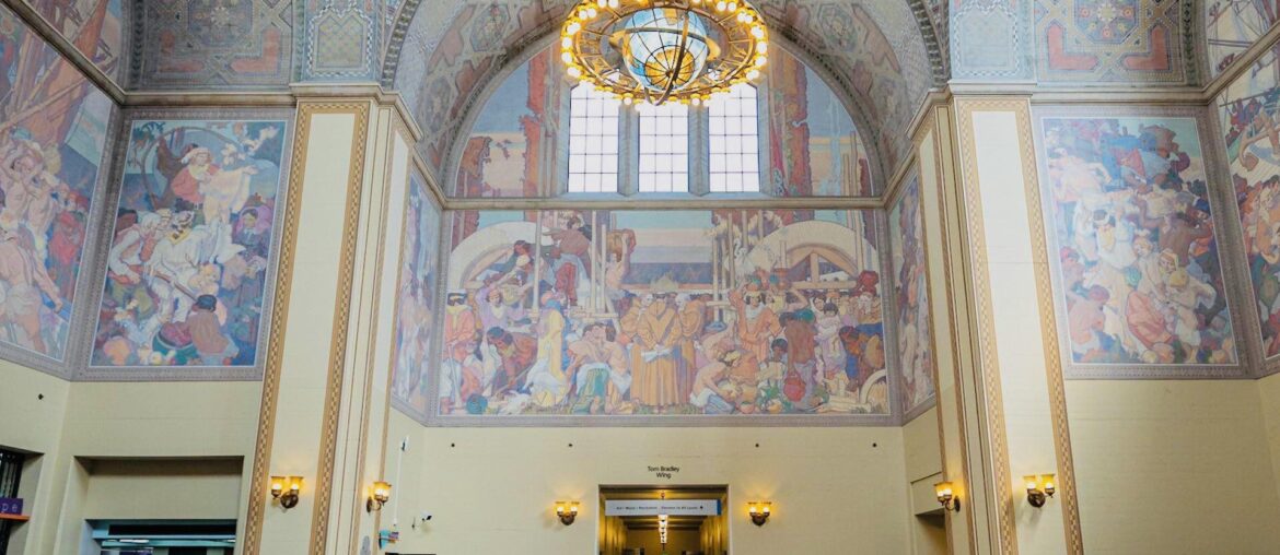Los Angeles central library [1922x2560]