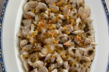 Carpaccio St Jacques vanille-passion, tartare de saumon gingembre basilic