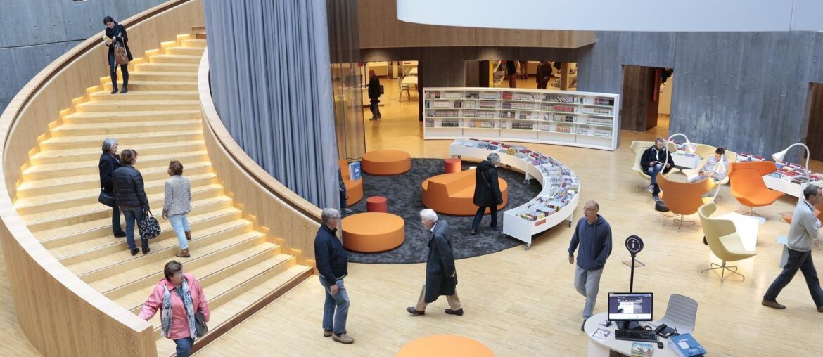 Oscar Niemeyer library, Le Havre, France [1800x1201]