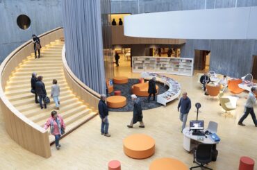 Oscar Niemeyer library, Le Havre, France [1800x1201]