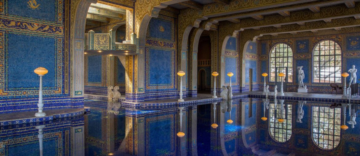 The indoor Roman Pool at Hearst Castle, California [2991x1682]