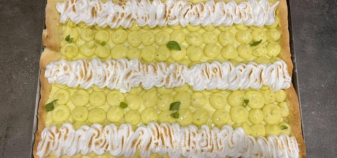 Tarte au citron-basilic avec meringue à l’italienne 🍋🌱 [Fait maison]