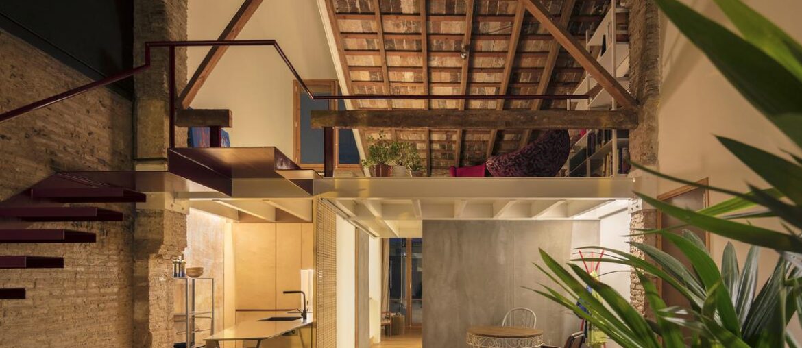 Open plan renovated loft [1180 x 1000] Spain