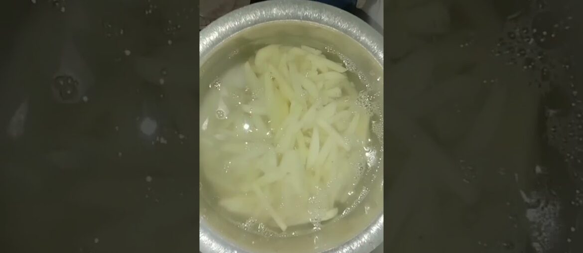 Crispy French Fries||Homemade French Fries Recipe|| Easy Snacks Recipe|| #shortsfeed #youtubeshorts