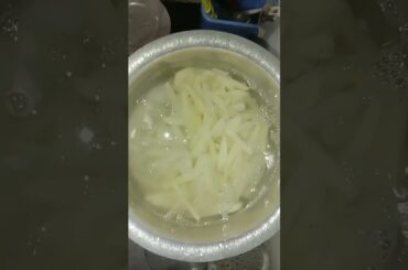 Crispy French Fries||Homemade French Fries Recipe|| Easy Snacks Recipe|| #shortsfeed #youtubeshorts