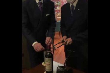 Rare Video Heated Tongs Wine Opening Method