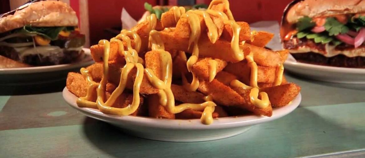 Street - Portsmouth, NH (Phantom Gourmet)