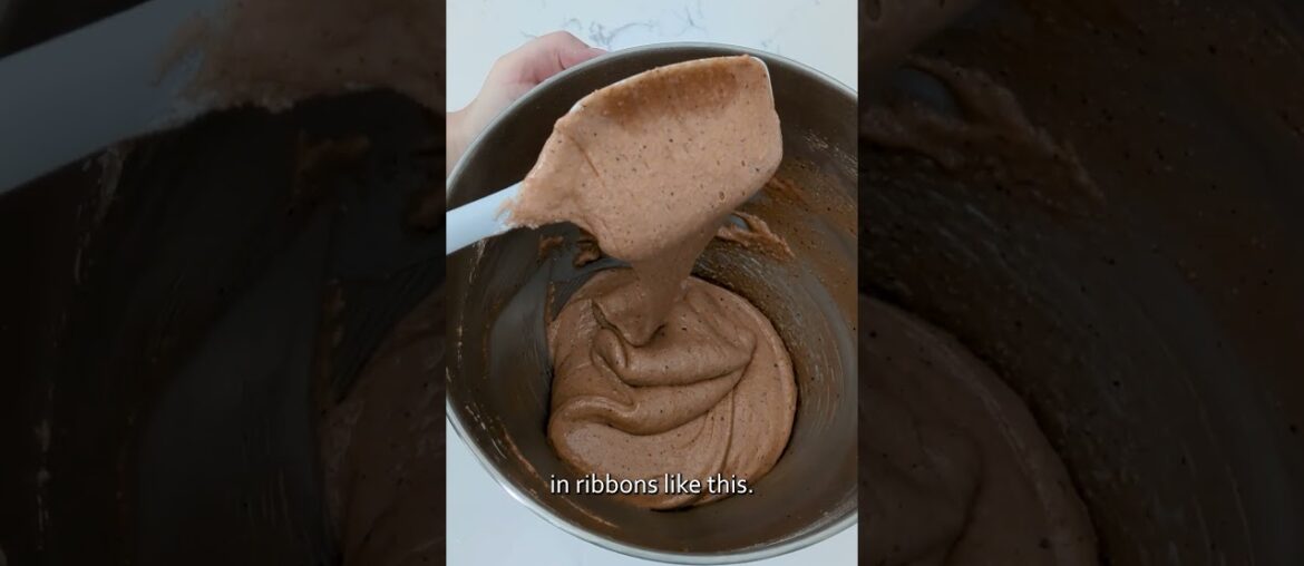 Chai Macarons for Fall | Chai Spice French Macarons | The Floral Apron