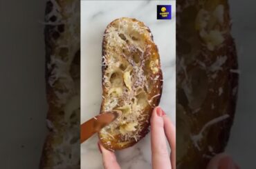 Escape to Pizza Heaven: Mouthwatering Cheesy Mini French Bread Pizzas