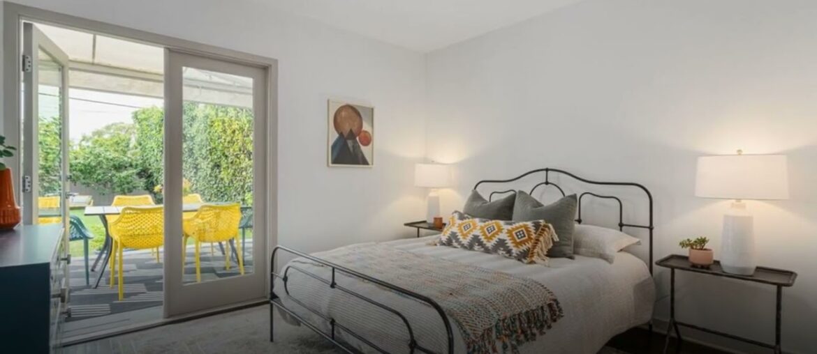 1875 South Curson Avenue, Los Angeles, CA 90019 1875 South Curson Avenue, Los Angeles, CA 90019