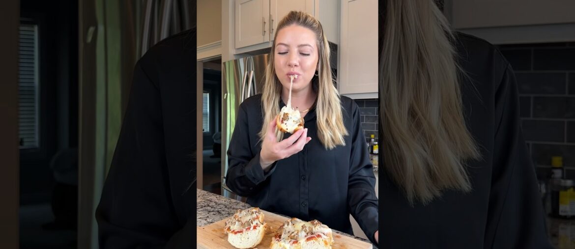 FRENCH BREAD MEATBALL SUB PIZZA | #pizza #pizzalover #pizzarecipe #foodie #easyrecipe