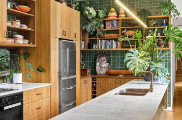 Tiled backsplash kitchen in a renovated 1910s miner’s cottage, Austinmer, New South Wales, Australia [4000x5200]
