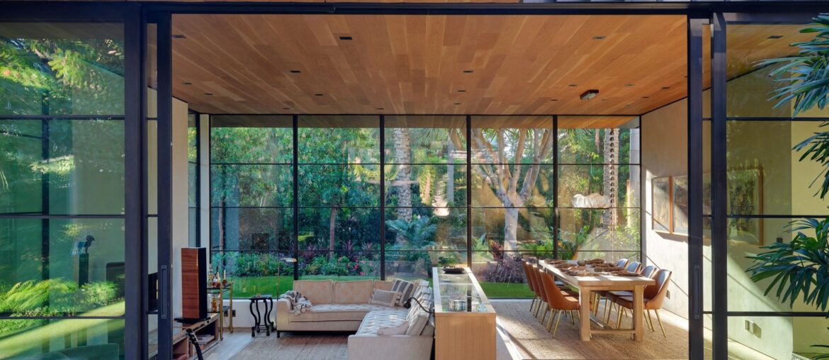 Palms Residence in Los Angeles by Olson Kundig [2000 x 1273]