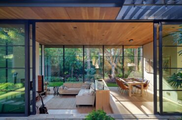 Palms Residence in Los Angeles by Olson Kundig [2000 x 1273]