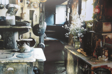 Tiny Mature Romanian Kitchen