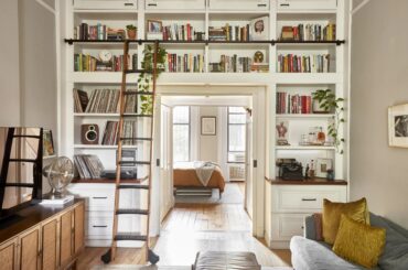 Built-in bookshelves around the entrance to the bedroom in a Park Slope apartment, Brooklyn, New York City [3000x2001]