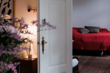 Living room in villa Frederiksberg, Copenhagen [5148 x 7722] [OC]