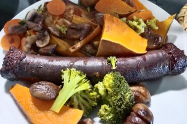 Boudin aux pommes oignon confits courge marrons brocolis et carottes...