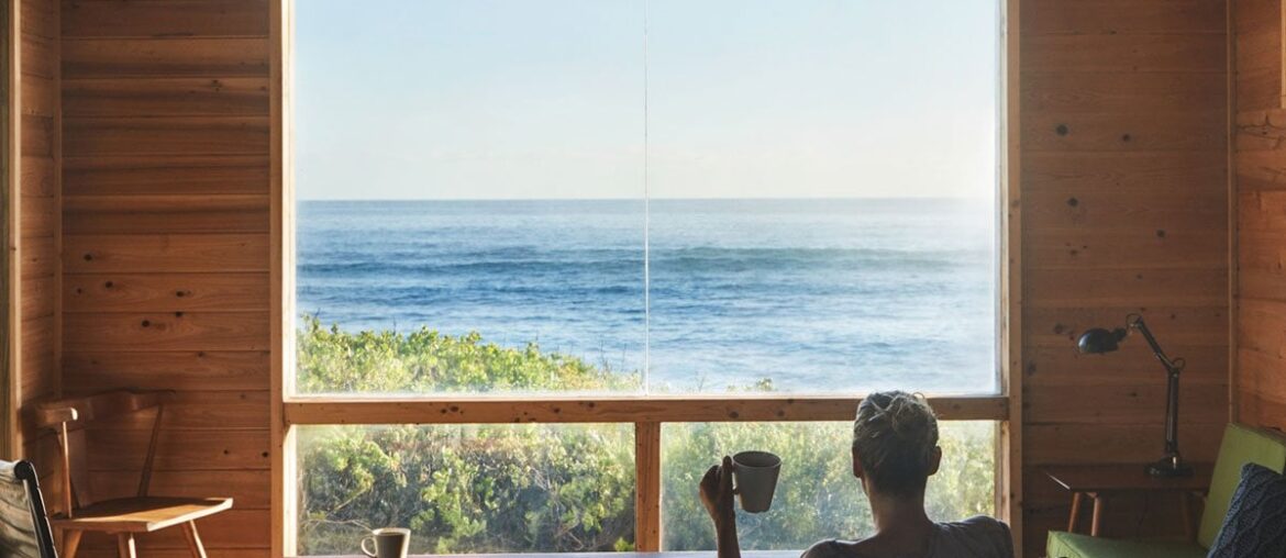 Views of the Atlantic from a cabin on the shores of the island of Eleuthera, the Bahamas [1200x1800]