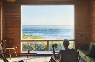 Views of the Atlantic from a cabin on the shores of the island of Eleuthera, the Bahamas [1200x1800]
