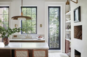 Kitchen in a renovated Italianate townhouse, Fort Greene, Brooklyn, New York City [2500x3750]