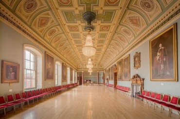 Assembly room inside Worcester Guildhall in England [2500x1666]