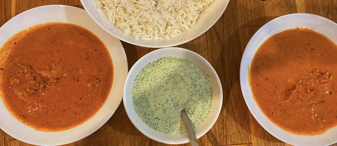 Murgh Makhani (butter chicken), riz basmati et chutney menthe-yaourt-citron vert