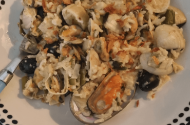 Risotto de la mer, poireaux, olives.