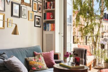 Small apartment with a balcony in a 1920s building, Vasastan, central Stockholm, Sweden [1875x2500]