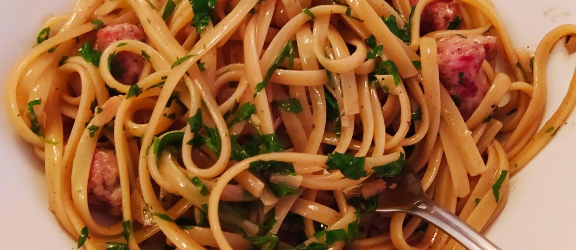 Aglio e olio, saucisses aux herbes (ne le dites pas aux Italiens)