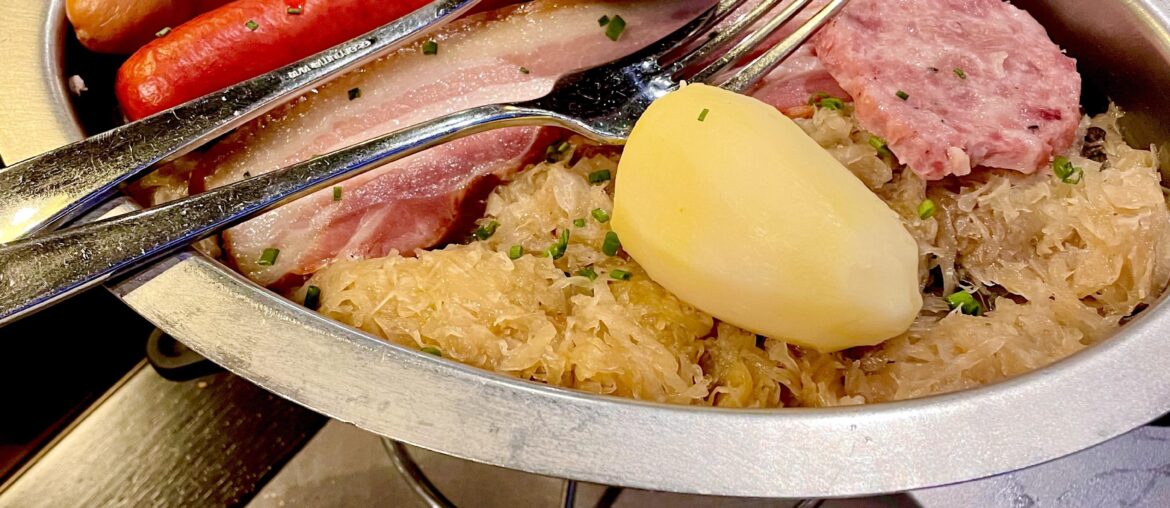 Qui aime la bonne choucroute ici ? Je répète : qui fait partie de l’élite ?